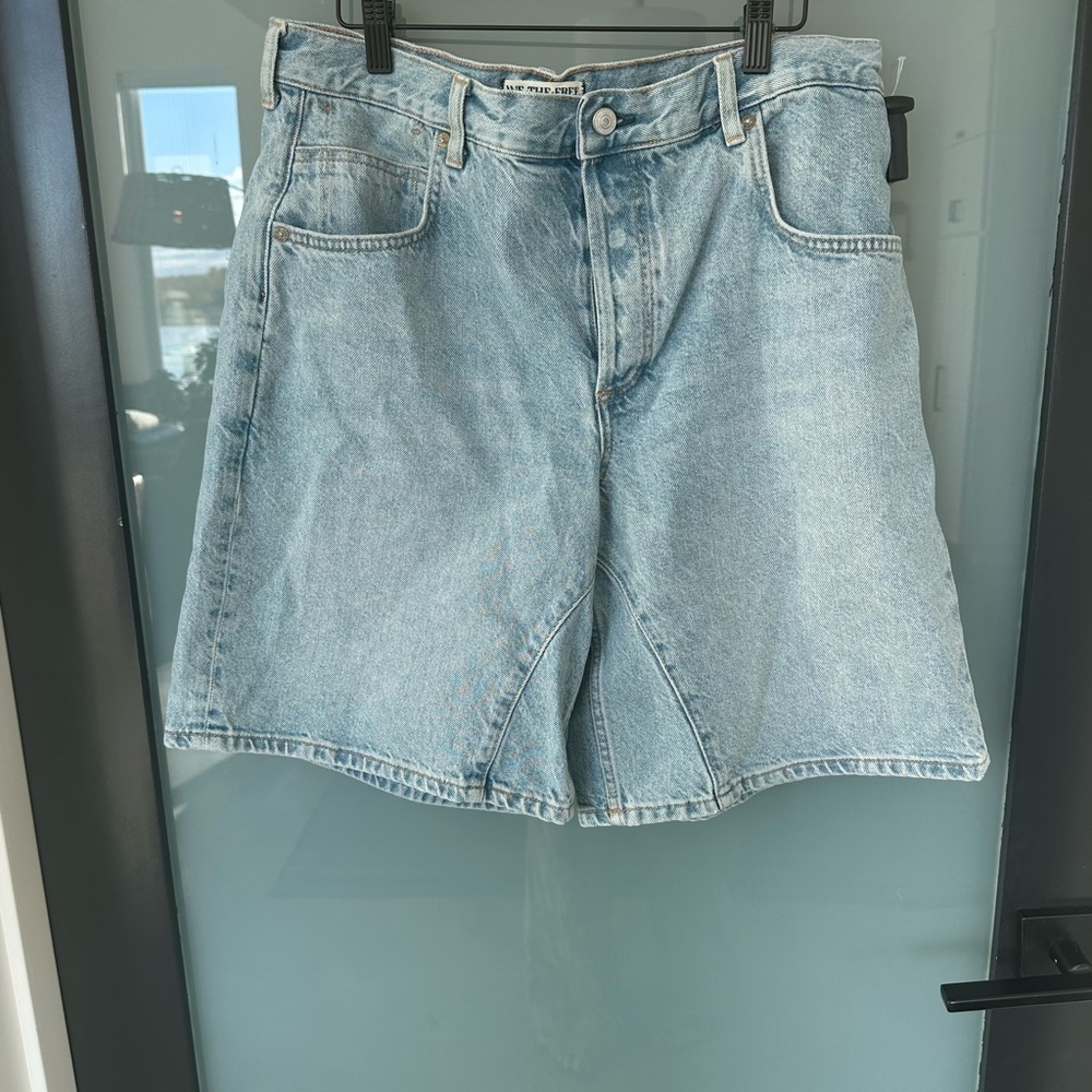 We The Free CURVY Light Blue Denim Shorts